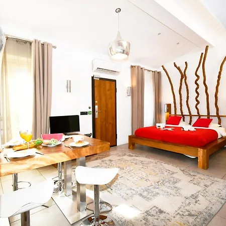 Design Yourhosthelper Cannes