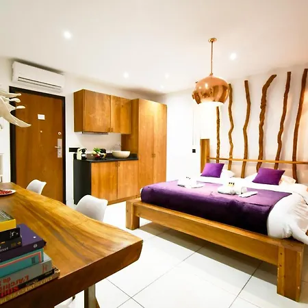Design Yourhosthelper * Cannes
