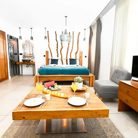 Design Yourhosthelper Cannes